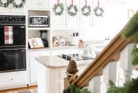 Cozy Plaid Christmas Kitchen Decor Ideas