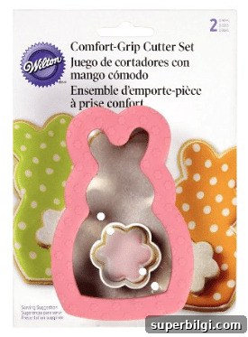 Homemade Crispy Treats for Rabbits 4 These bunny-shaped crispy treats would be a fun thing for Miss A and I to do (and eat!) together. :) They would make a great treat to make for a kids' Easter party or just for fun at home! | TheTurquoiseHome.com