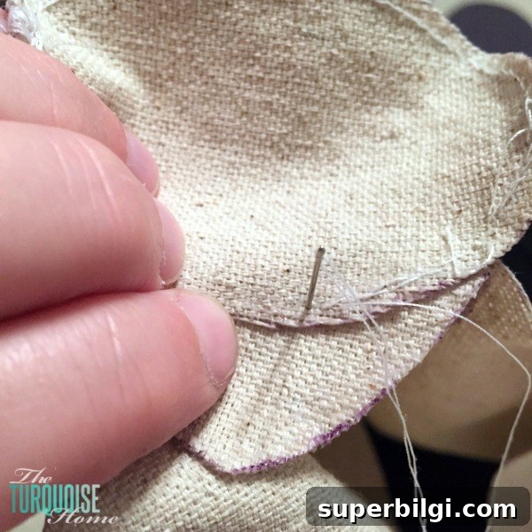 How to Prevent Fraying on Canvas and Burlap 2 sewing burlap
