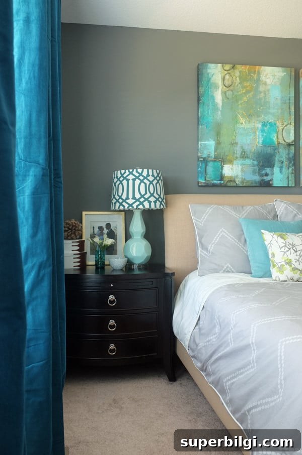 Console Table Styling Ideas for Entryway Decor 6 master-bedroom-teal-and-lime