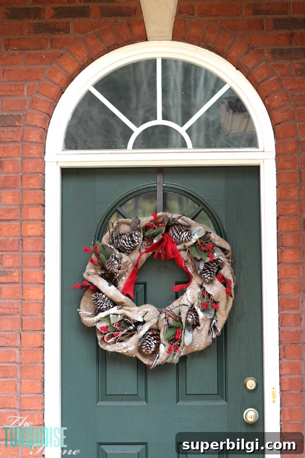 Merry Christmas Home Tour: Cozy Holiday Decorating Ideas 4 A Traditional Christmas Home Tour at TheTurquoiseHome.com