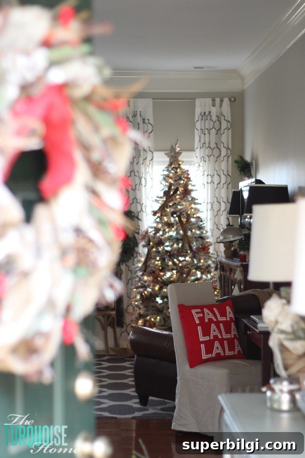 Merry Christmas Home Tour: Cozy Holiday Decorating Ideas 5 A Traditional Christmas Home Tour at TheTurquoiseHome.com