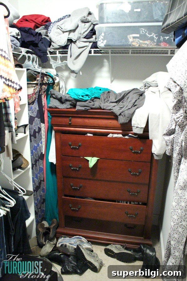 KonMari Guide to Decluttering Your Master Closet 5 Decluttering the Master Closet using the KonMari method | Details at TheTurquoiseHome.com