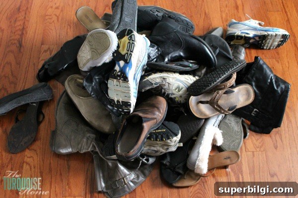 KonMari Guide to Decluttering Your Master Closet 6 Decluttering the Master Closet {shoes} using the KonMari method | Details at TheTurquoiseHome.com