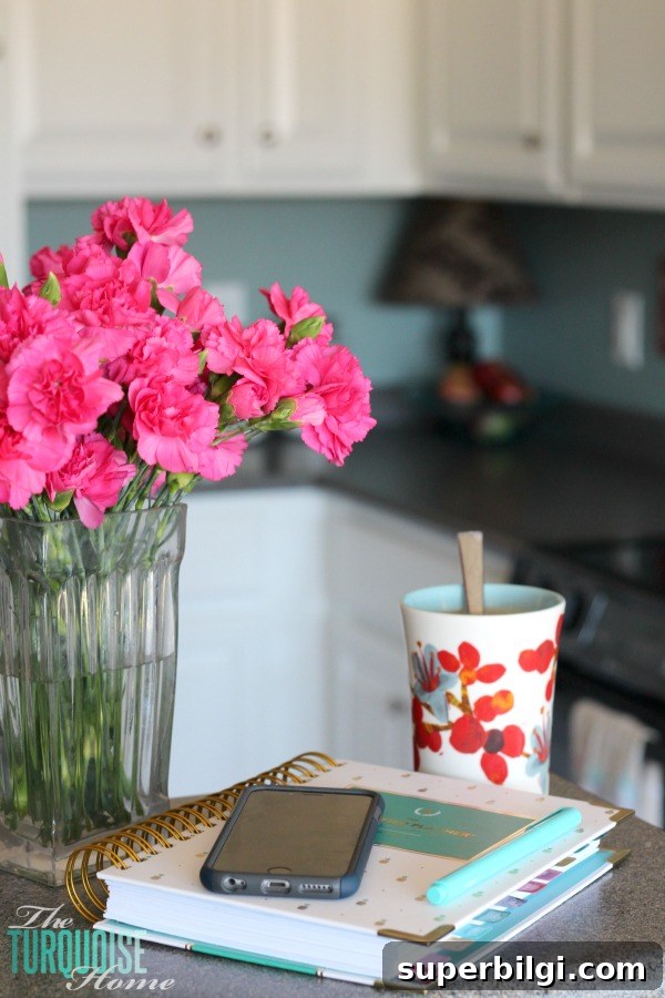 Transform Kitchen Cabinets with Benjamin Moore Simply White 10 DIY Painted Kitchen Cabinets with Benjamin Moore Simply White