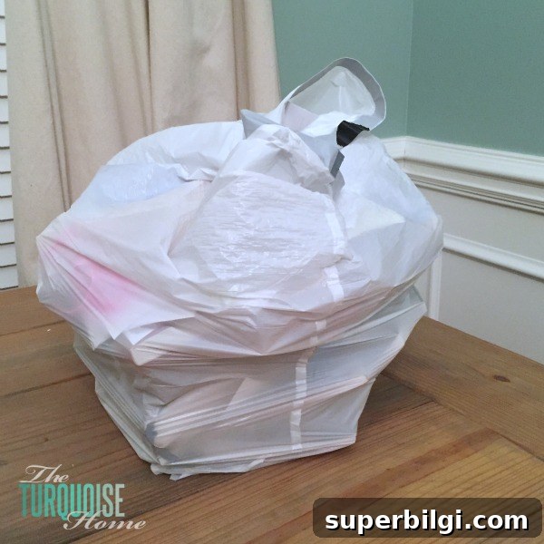 How to Declutter Books and Papers Using the KonMari Method 6 Books to throw away! KonMari Method Decluttering