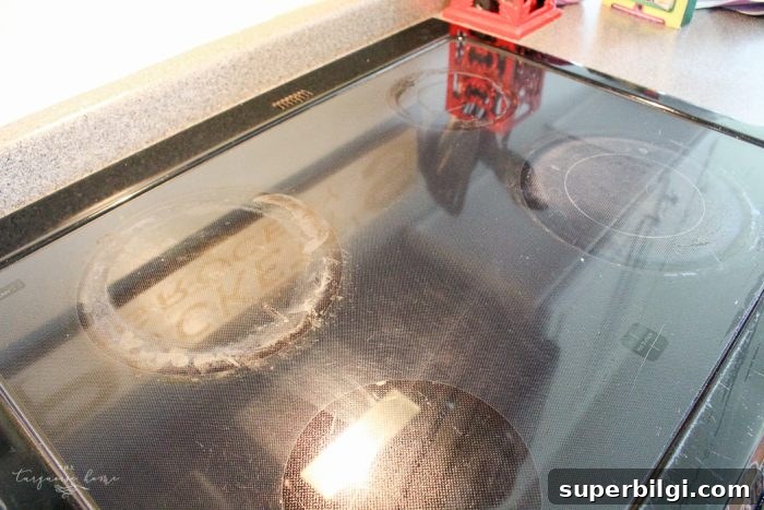 Don't mess with that toxic junk! Get your glass top sparkling with just 3 simple ingredients! | Toxin-Free Glass Stove Top Cleaner