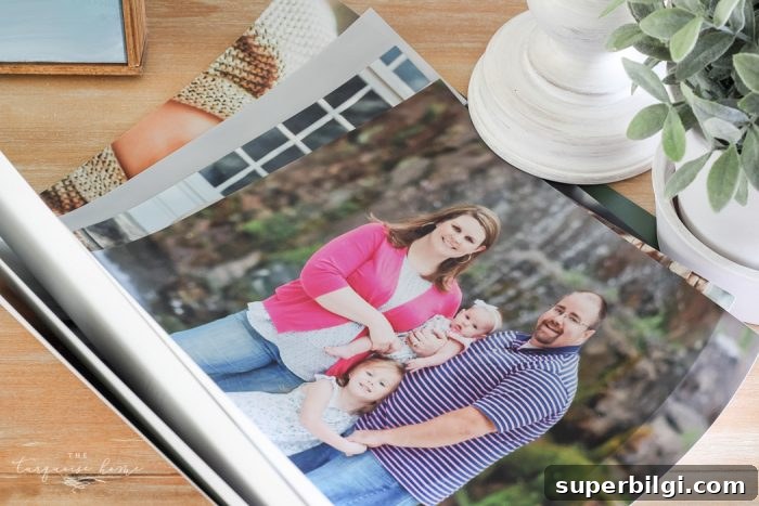 Create a Photo Gallery Wall: Layouts, Styling & Hanging Tips 7 Yay! Family photos for the living room gallery wall! Fresh ideas on the blog!