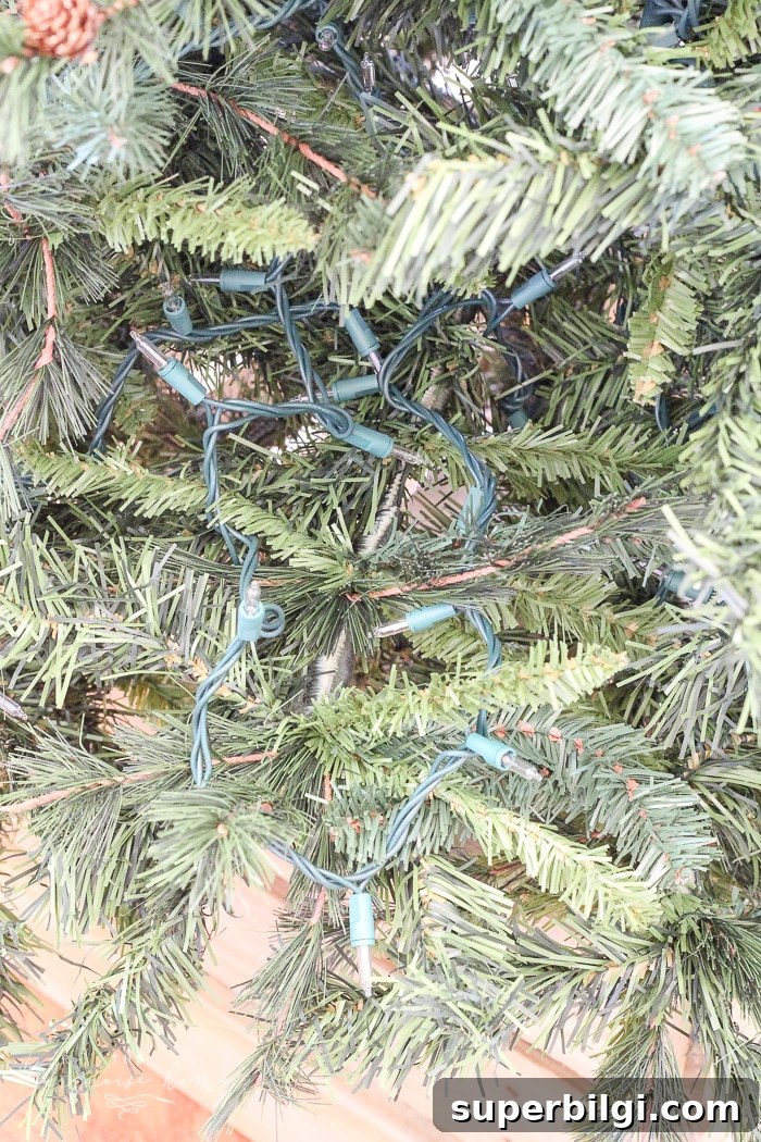 How to Hang Christmas Tree Lights for a Radiant Glow 4 How to string lights on a Christmas tree