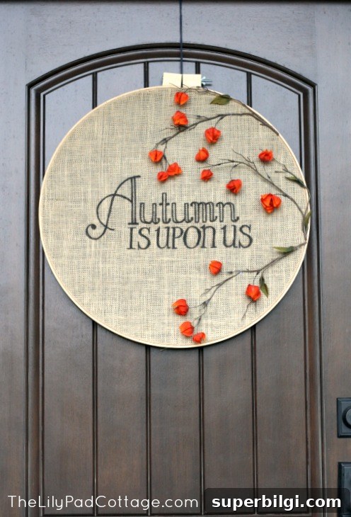 11 Fall Decor Ideas to Make Your Home Cozy 13 Autumn embroidery hoop decor