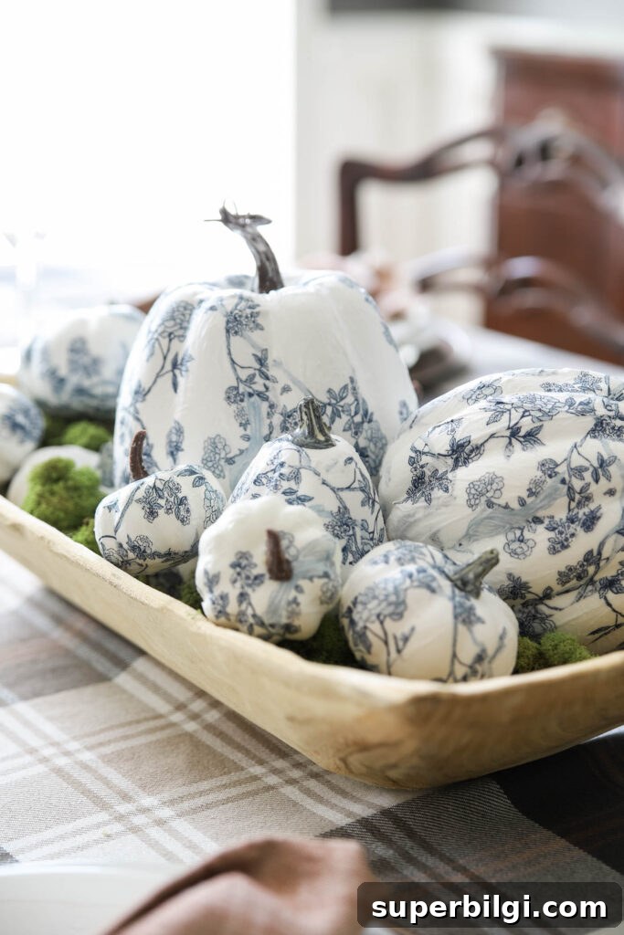 11 Fall Decor Ideas to Make Your Home Cozy 4 Chinoiserie pumpkins