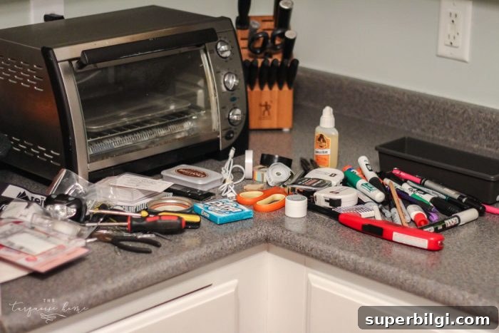 Junk Drawer Makeover: Declutter and Organize in 15 Minutes 4 Organized junk drawer