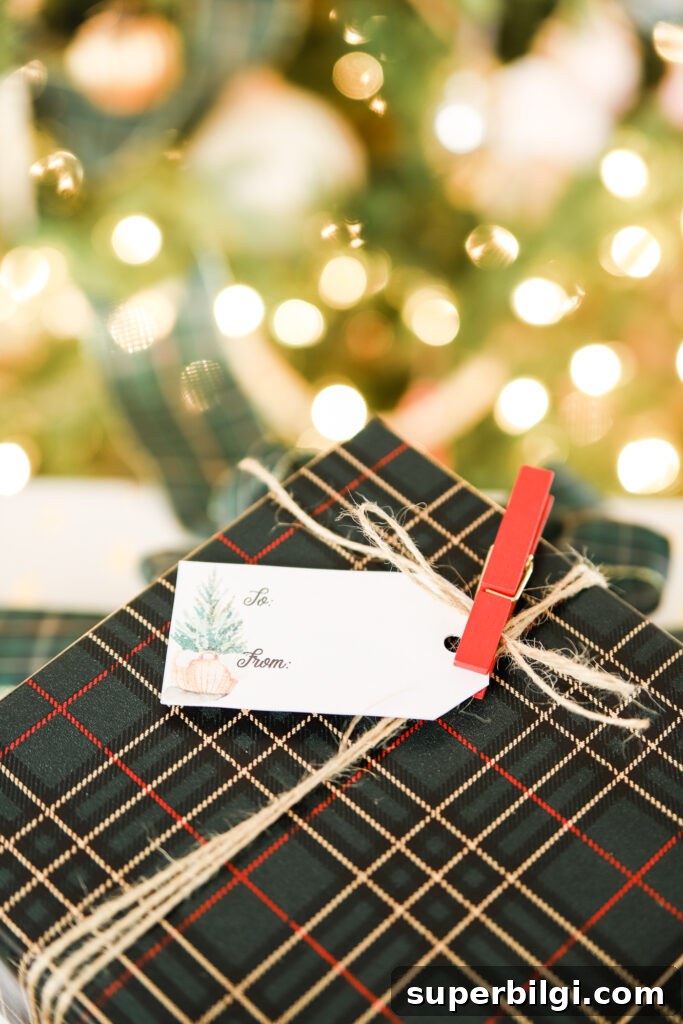 Free Printable Christmas Gift Tags to Personalize Presents 4 Free Printable Christmas Gift Tags