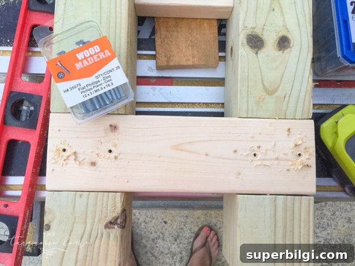 DIY Farmhouse Bench: Build One for Under $40 9 Amazing!! Build this DIY Farmhouse Bench for less than $40!