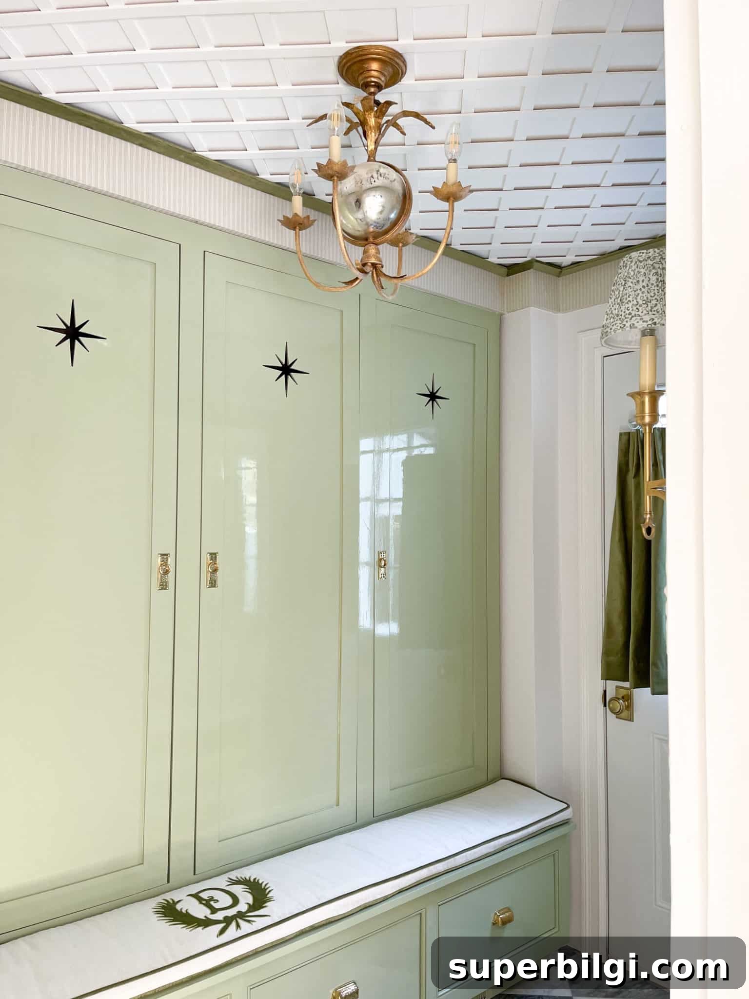 20 Mudroom Ideas for a Stylish, Functional Entryway 5 green glam mudroom