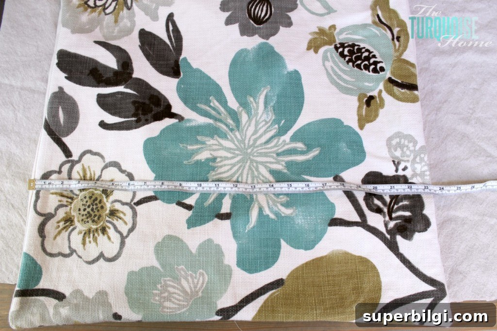 How to Stencil a Drop Cloth Pillow Cover 4 DIY Stenciled Drop Cloth Pillow #diy #dropcloth #silhouette
