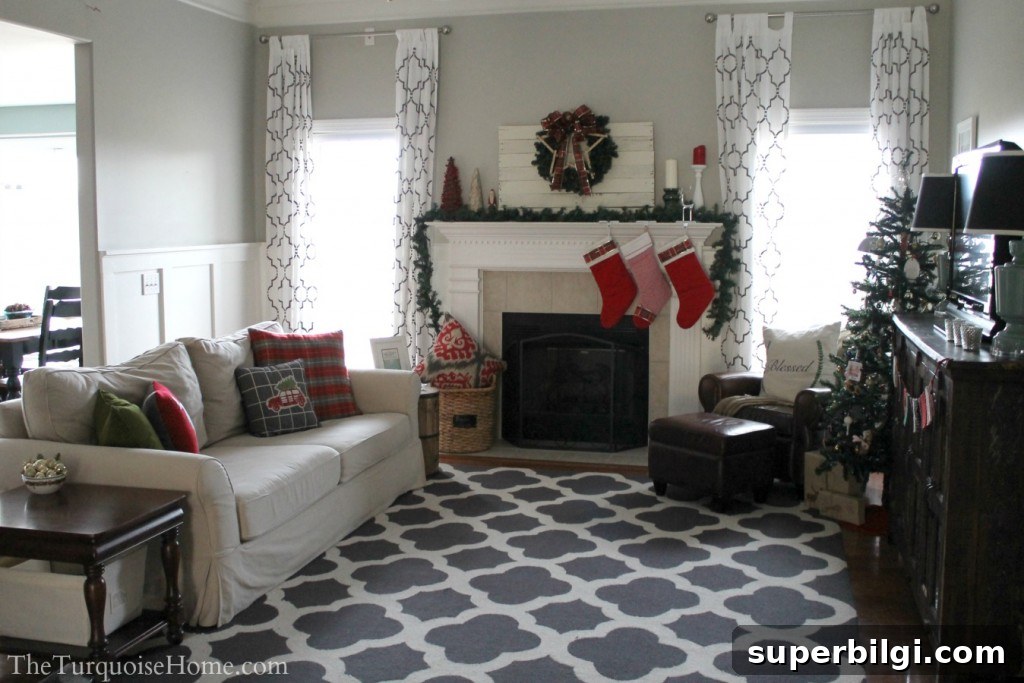 Christmas Home Tour 2013: Pretty in Plaid 14 Christmas Home Tour 2013: Pretty in Plaid