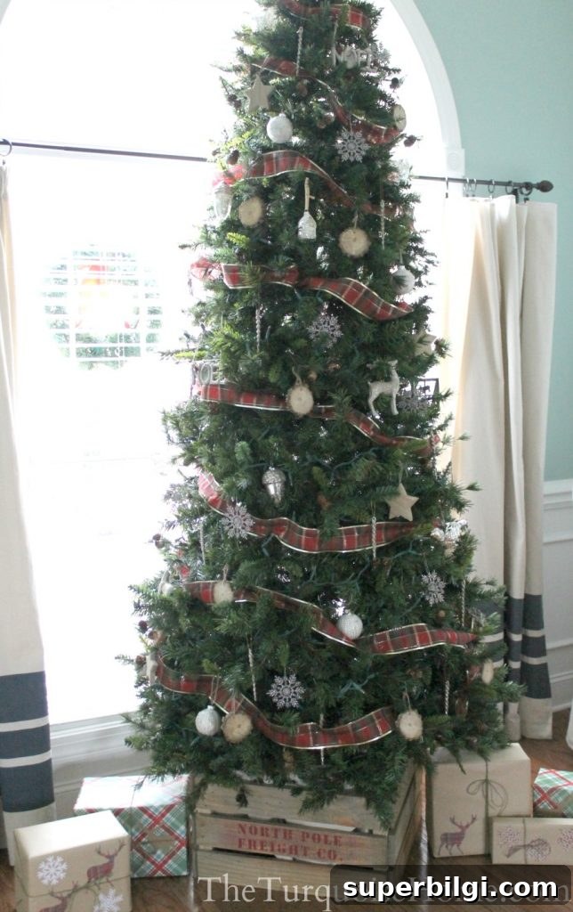 Christmas Home Tour 2013: Pretty in Plaid 23 Christmas Home Tour 2013: Pretty in Plaid