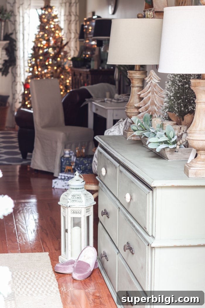 Neutral Christmas Entryway Ideas for a Warm Welcome 5 A neutral Christmas entry way - not too fussy or fancy!