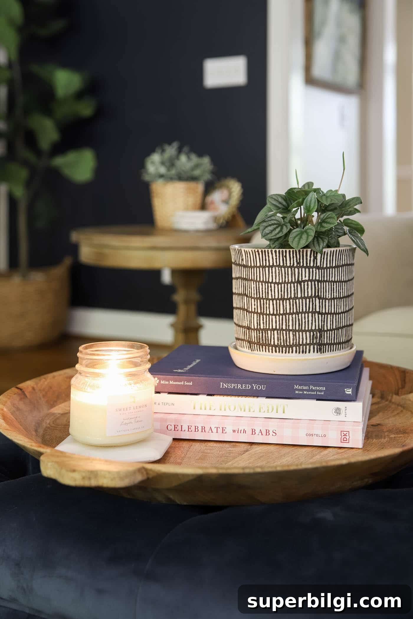Coffee Table Decor Ideas to Elevate Your Living Room 3 coffee table decor with candle