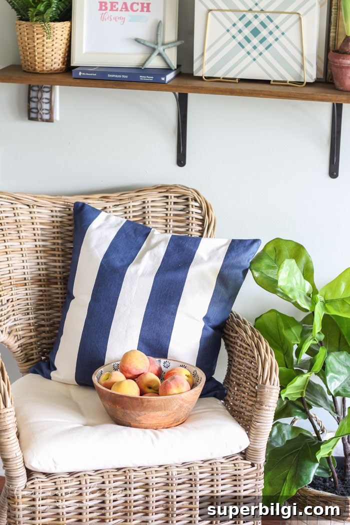 Summer peaches smell so good and taste even better! | Kitchen Summer Decor