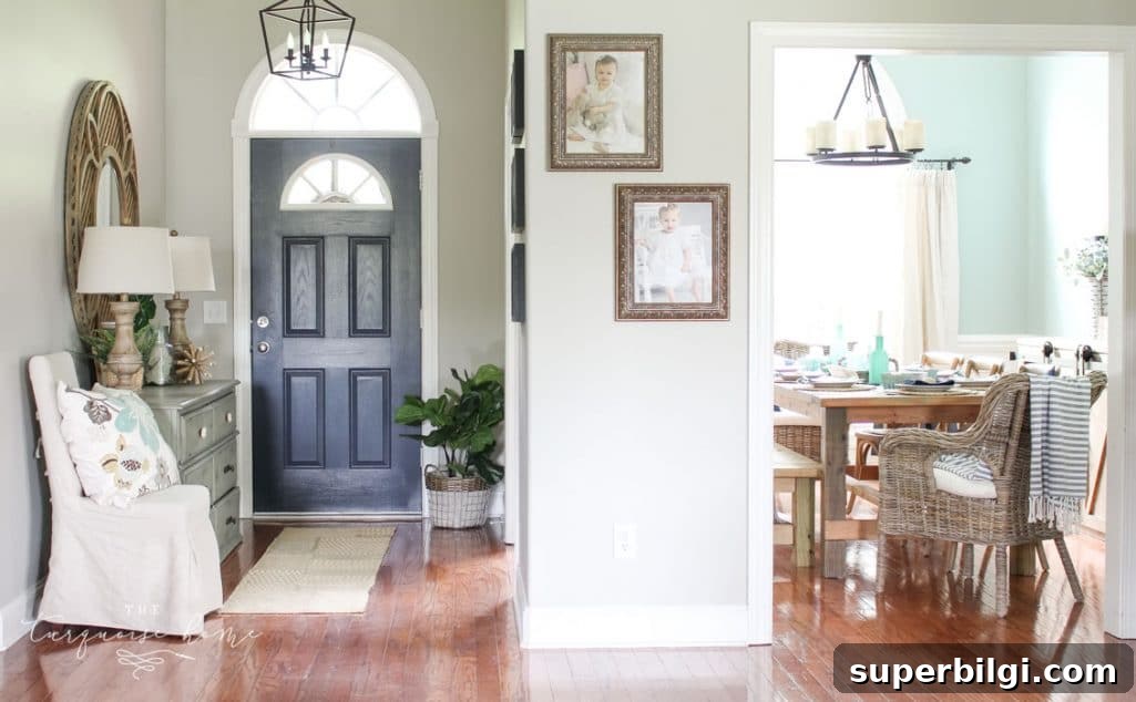 Coastal Dining Room and Entryway Decor Ideas 13 Coastal Decor in the Foyer