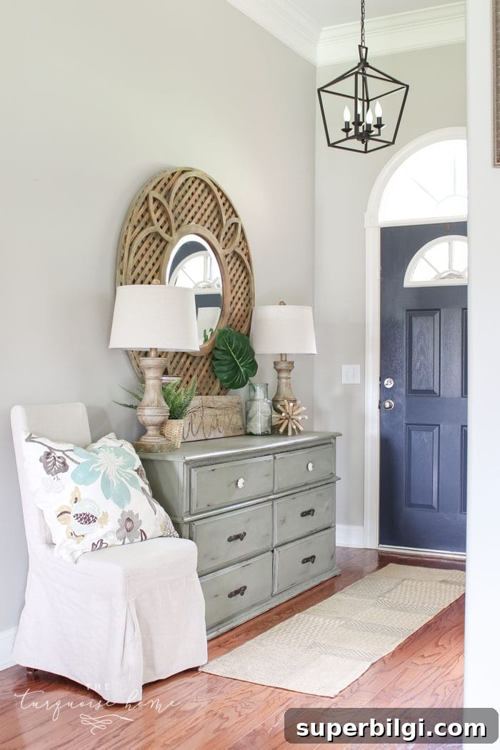 Coastal Dining Room and Entryway Decor Ideas 15 Coastal Decor in the Foyer