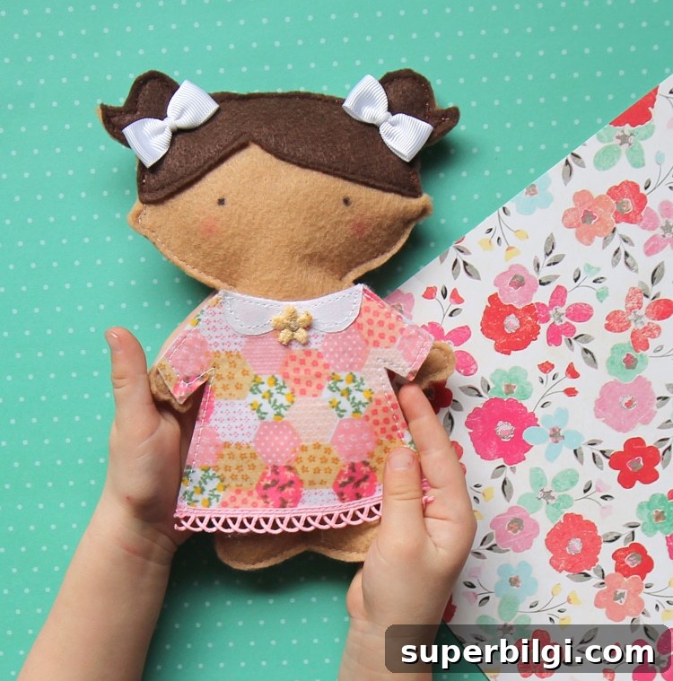 60+ DIY Christmas Gift Ideas for 2025 67 Felt Paper Doll + Free Pattern