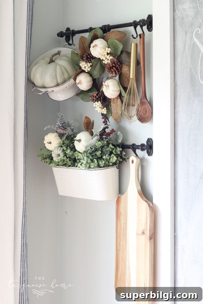 Fall Pumpkin Decor Ideas for Your Kitchen 10 Fall Eat-in Kitchen with Farmhouse Decor
