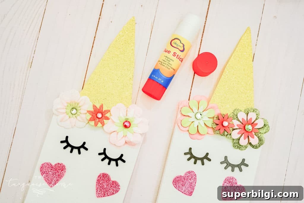 DIY Unicorn Canvas Art Tutorial 6 DIY Canvas Unicorn Craft - super easy and just 5 steps!