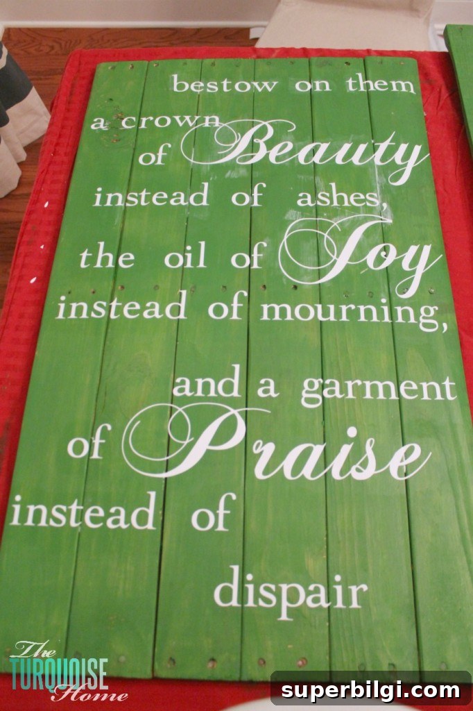 Pallet sign with vinyl lettering