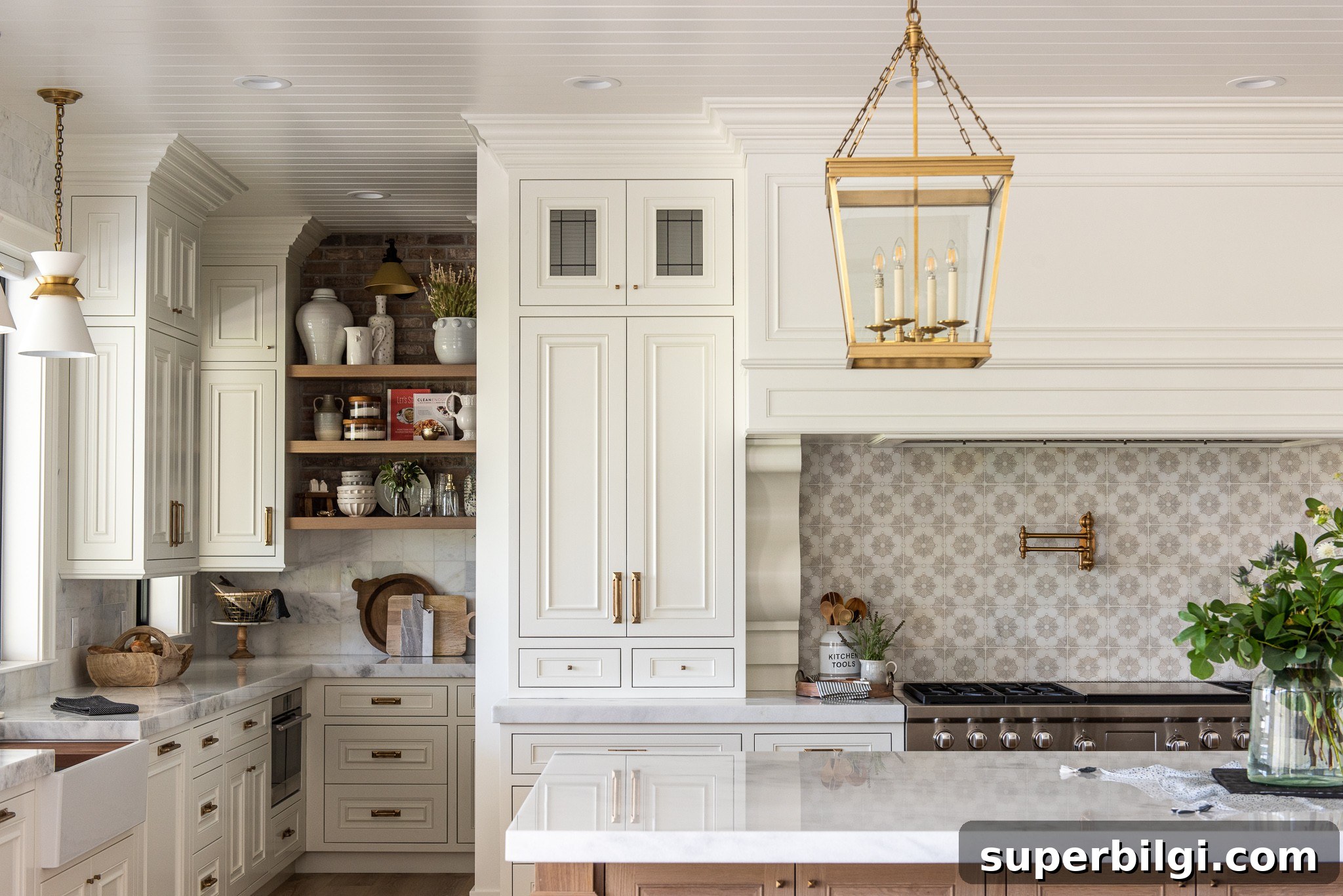 Benjamin Moore White Dove OC-17 Paint Color Guide 4 white dove kitchen cabinets