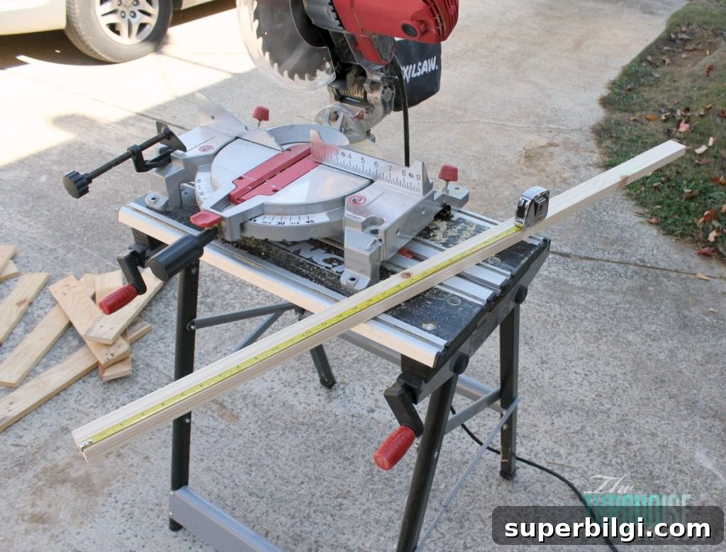 How to Make a Christmas Tree Collar: DIY Tutorial 5 How to Build a Crate from Pallets