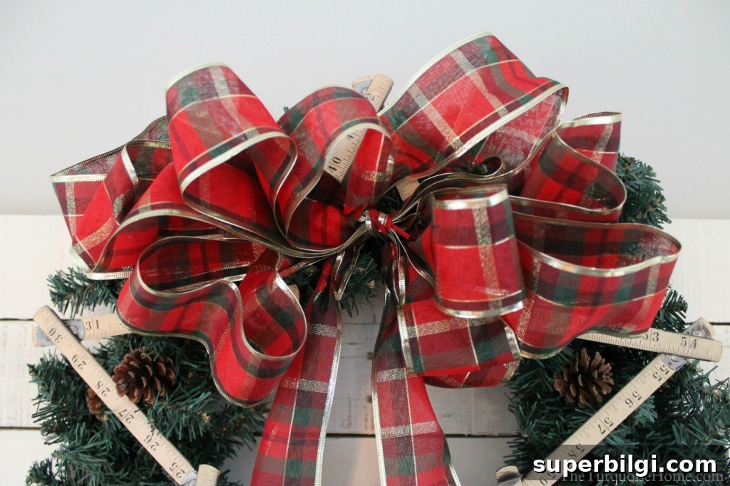 Traditional Red and Green Christmas Mantel Decor Ideas 12 Traditional Red and Green Christmas Mantel. Find out all the details at TheTurquoiseHome.com