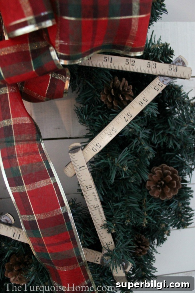 Traditional Red and Green Christmas Mantel Decor Ideas 14 Traditional Red and Green Christmas Mantel. Find out all the details at TheTurquoiseHome.com