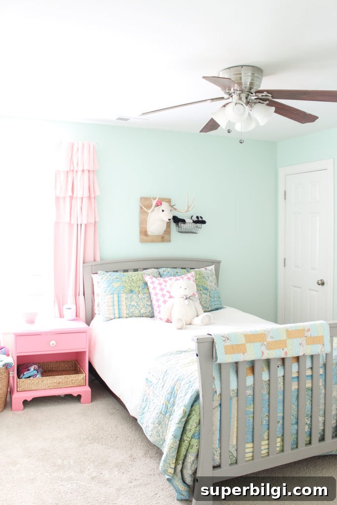 Girls' Bedroom Decor Ideas: Chic and Creative Looks 7 Rooms decor ideas for girls | girls bedroom ideas | turquoise and pink girls bedroom decor