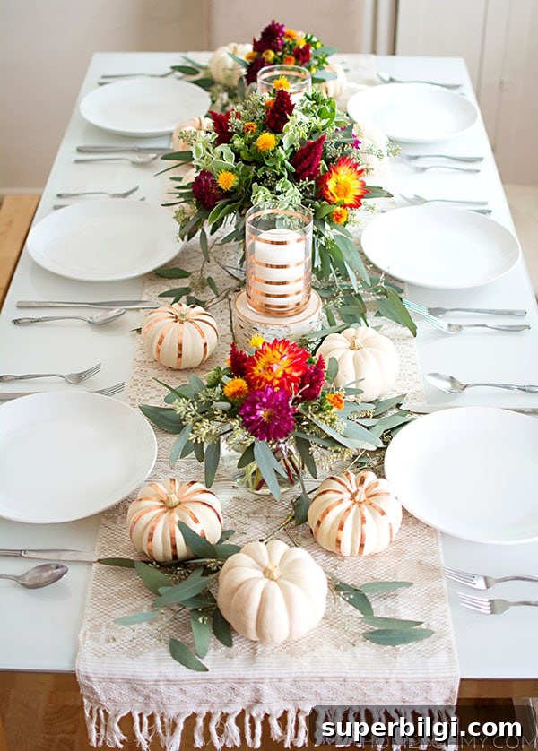 Thanksgiving Table Decorating Ideas for a Memorable Dinner 16 colorful fall runner
