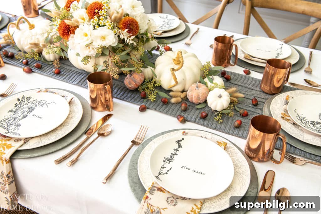 Thanksgiving Table Decorating Ideas for a Memorable Dinner 4 thanksgiving table with traditional colors