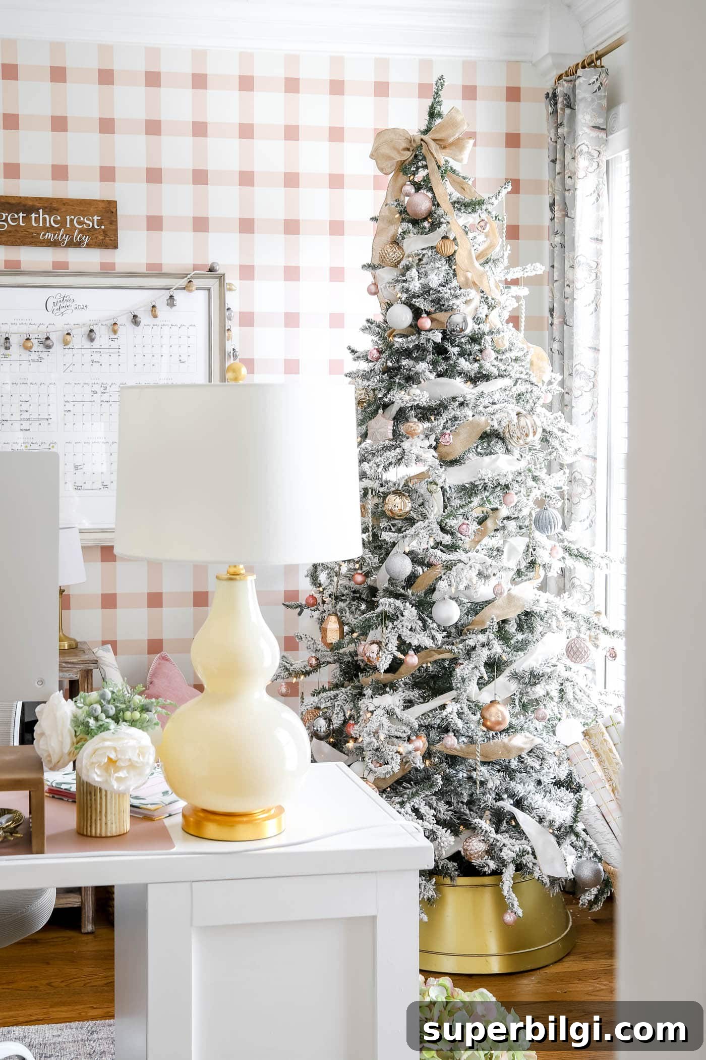 Stunning Christmas Tree Decorating Ideas 6 feminine brass and blush Christmas tree