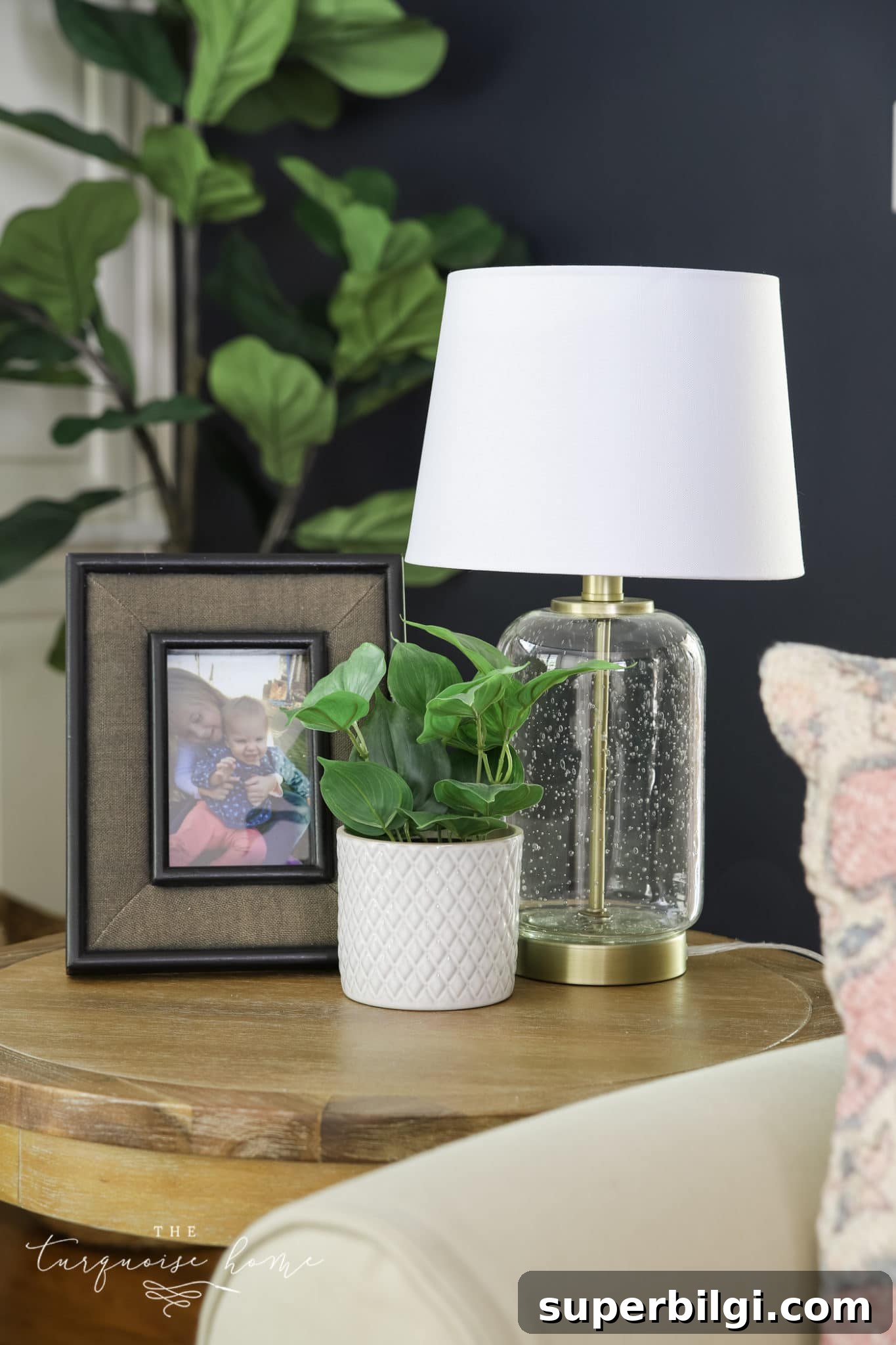 End Table Decor Ideas for a Stylish Living Room 4 end table with lamp, frame and greenery