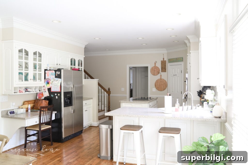 Traditional Coastal Kitchen Mood Board: Timeless Beach Style 5 Traditional Kitchen with built-in desk