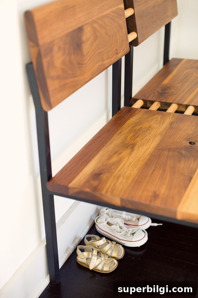 15 Space-Saving Storage Ideas for Small Entryways 19 img 36622 23