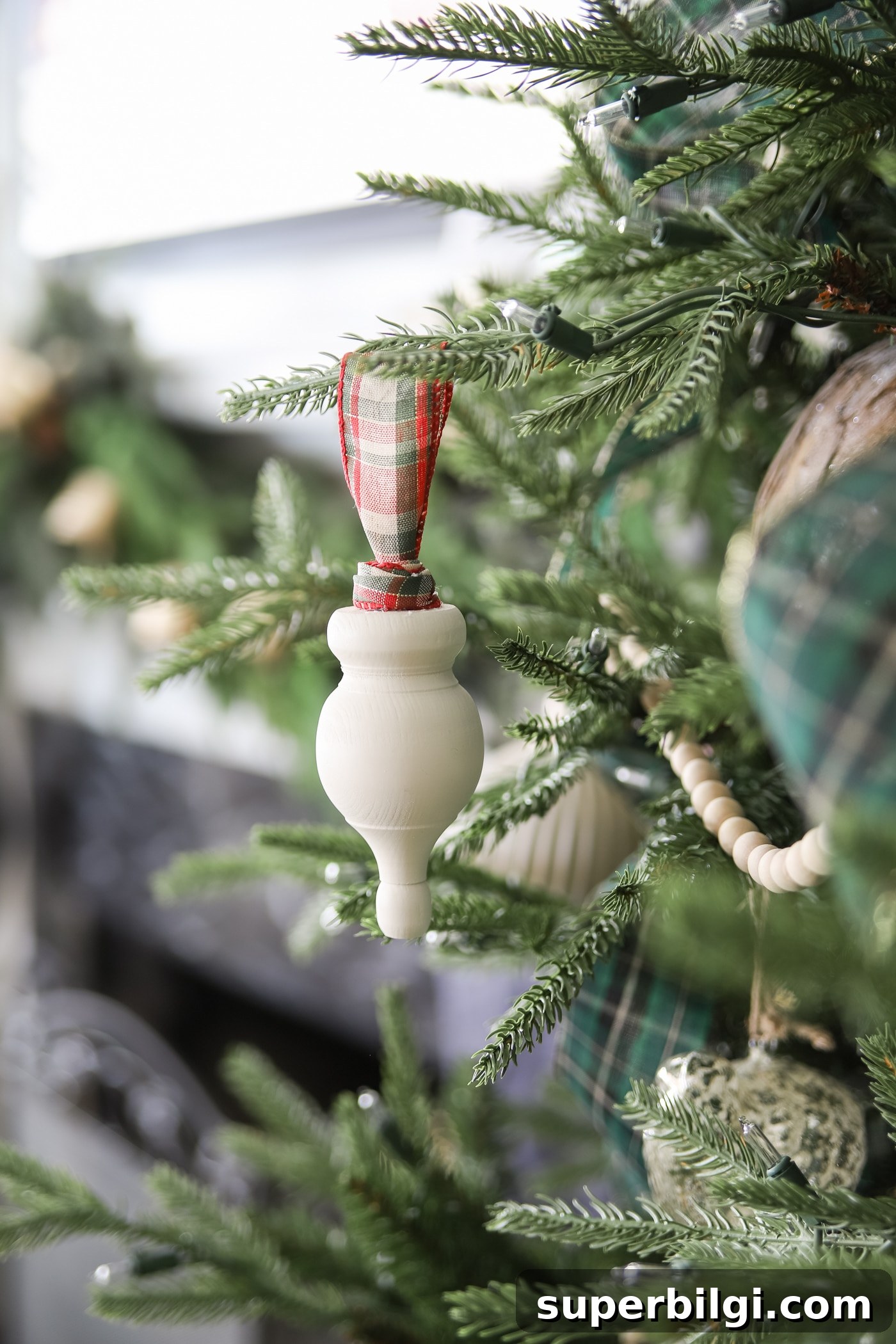 Wooden Finial Ornament Tutorial for Home Decor 2 DIY Wood Finial Ornament