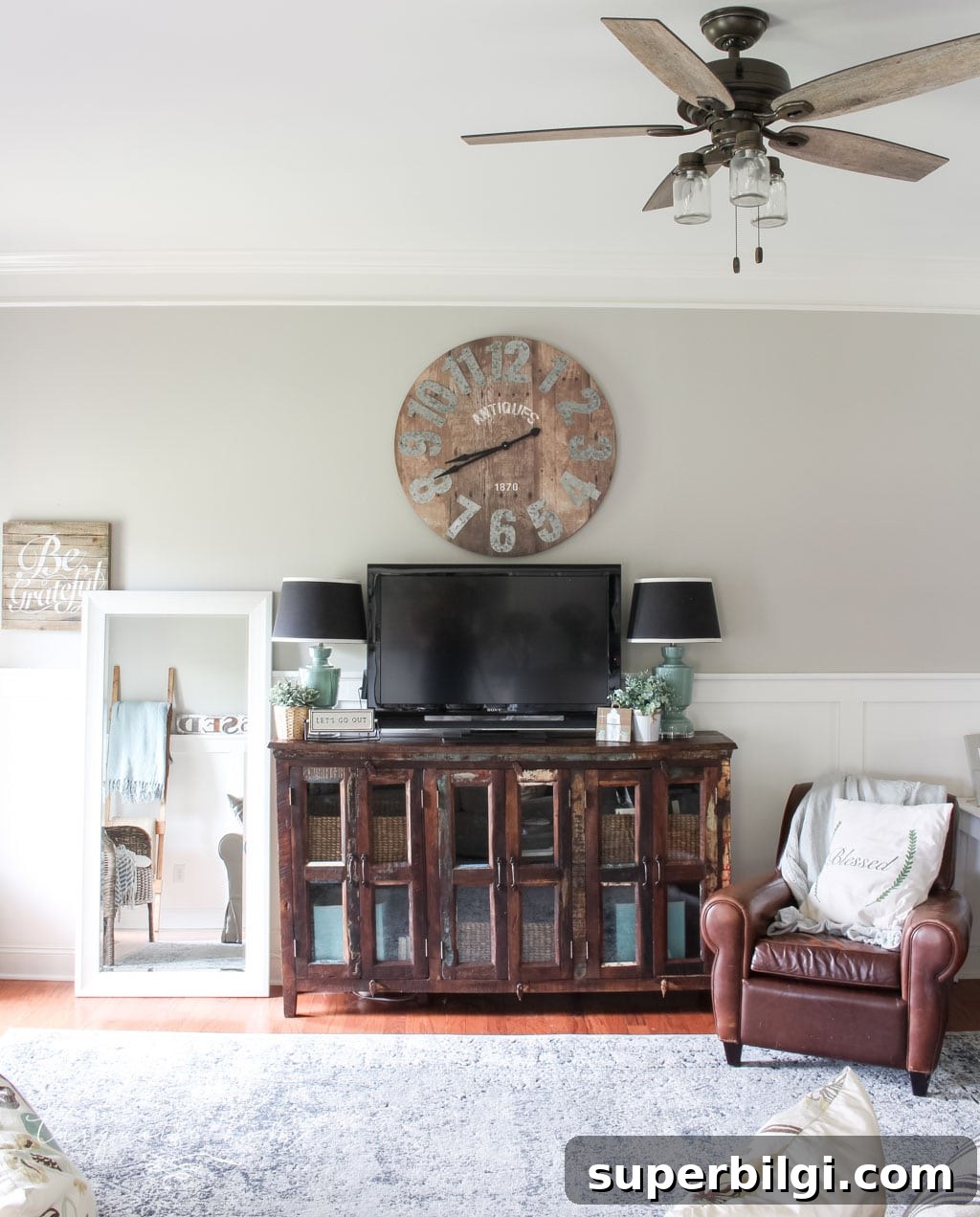 Samsung The Frame TV Review: Is It Worth the Price? 4 A Simple Summer Living Room
