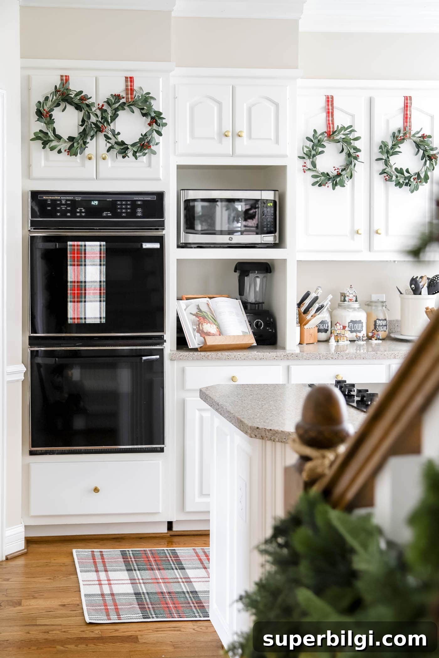 Transform Your Kitchen for Christmas in 3 Steps 8 traditional christmas kitchen decor