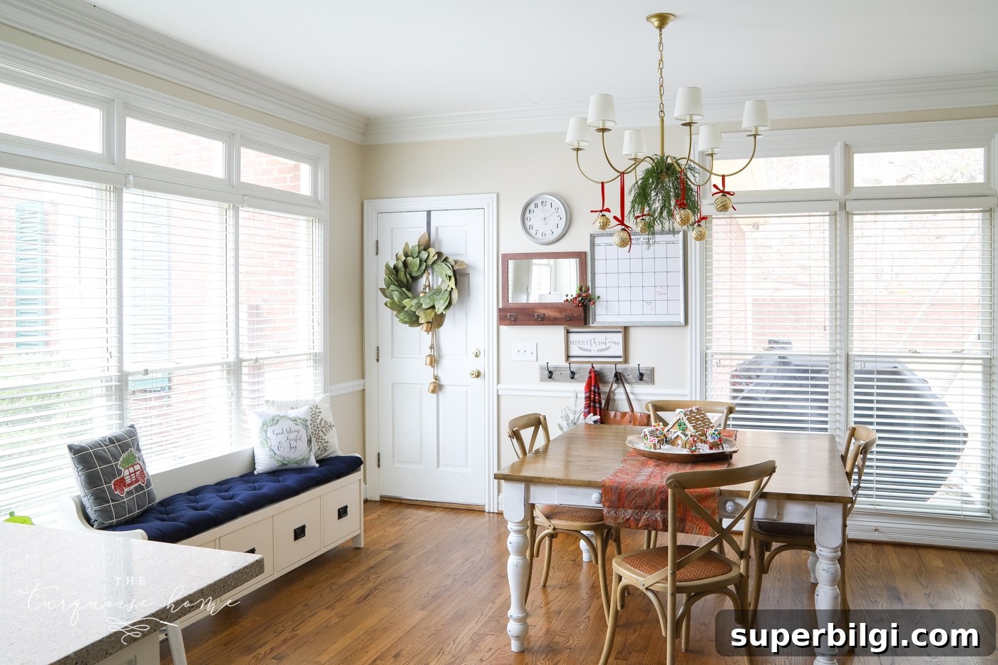 Transform Your Kitchen for Christmas in 3 Steps 13 Traditional Christmas Kitchen Decorating Ideas