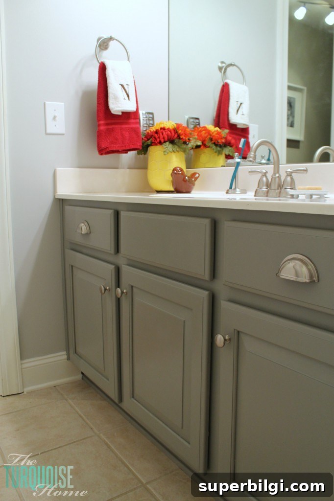 Americana-Style Guest Bathroom Makeover 15 Traditional-Americana Guest Bathroom Update: painted walls, cabinets, new hardware and a punch of color!