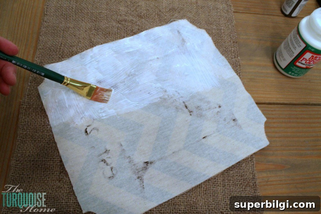 How to Make a No-Sew Garden Flag 11 No-Sew Burlap Monogrammed Garden Flag {full tutorial}
