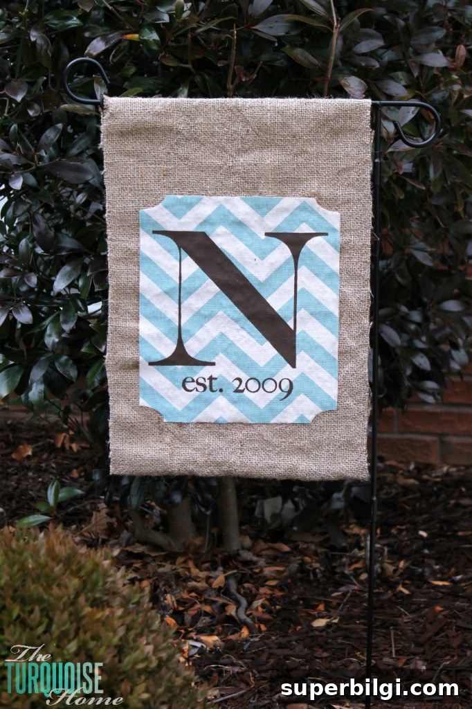 How to Make a No-Sew Garden Flag 12 No-Sew Burlap Monogrammed Garden Flag {full tutorial}
