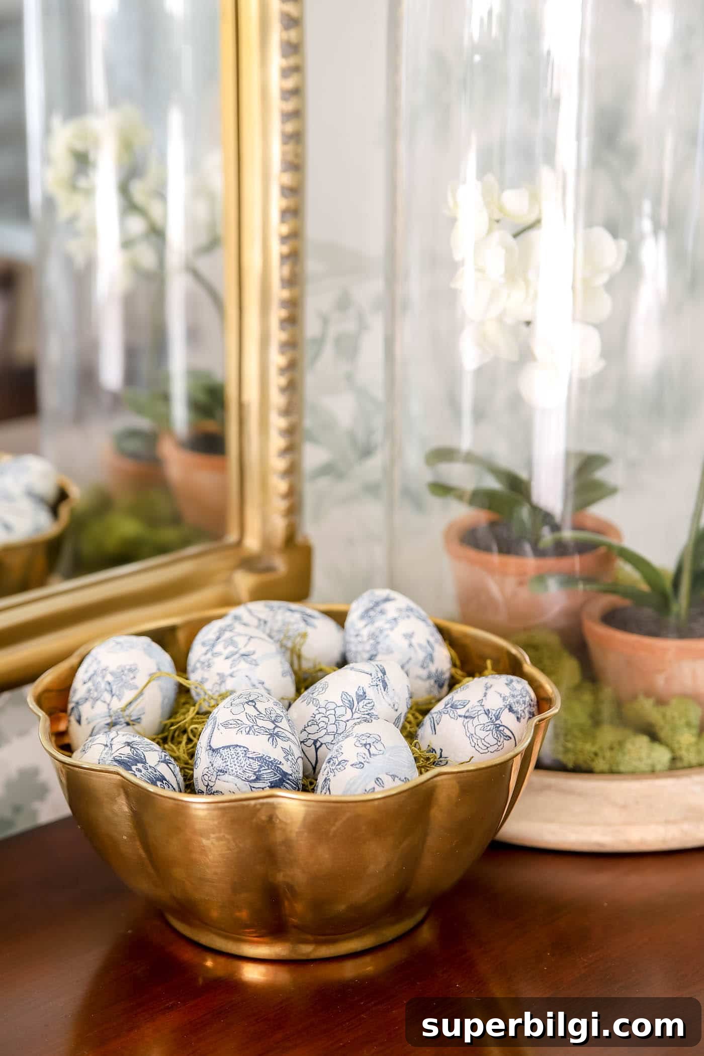 How to Make a Chinoiserie Egg Wreath for Spring Decor 6 Chinoiserie Eggs in a Brass Bowl